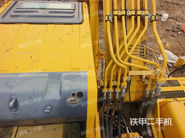 驾驶室顶部（整机外观）