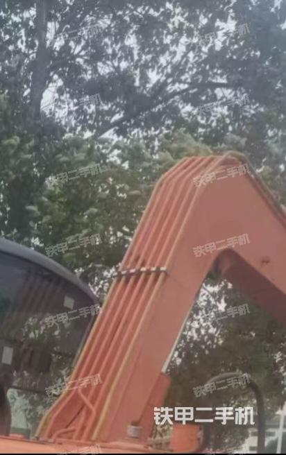 大臂背部俯视（工作和回转装置）