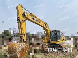 哈尔滨小松PC220-8M0挖掘机实拍图片