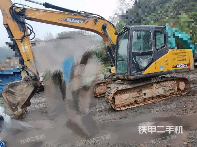 三一重工SY135挖掘机