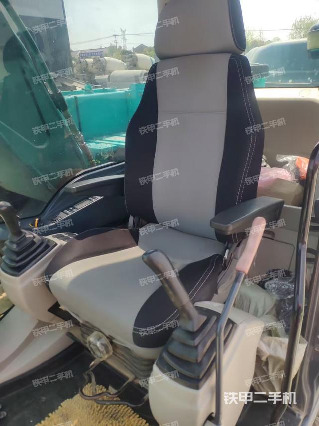 驾驶室整体（整机外观）