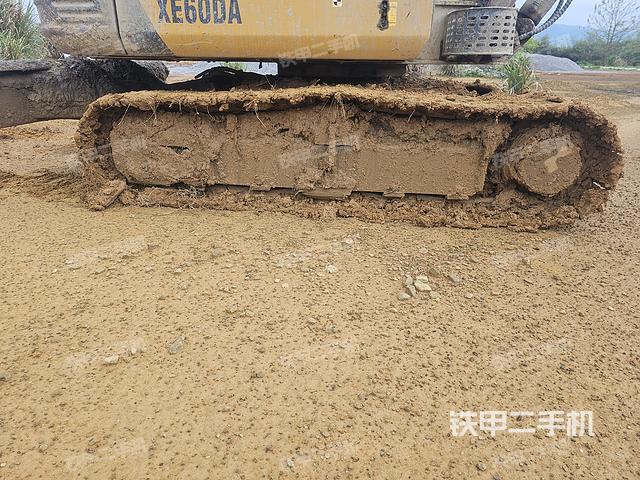 单侧履带整体（整机外观）