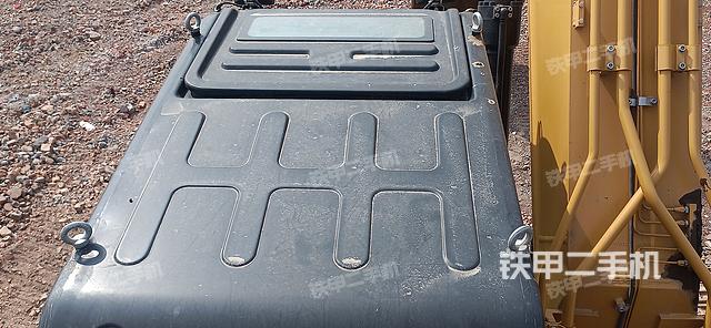 驾驶室顶部（整机外观）