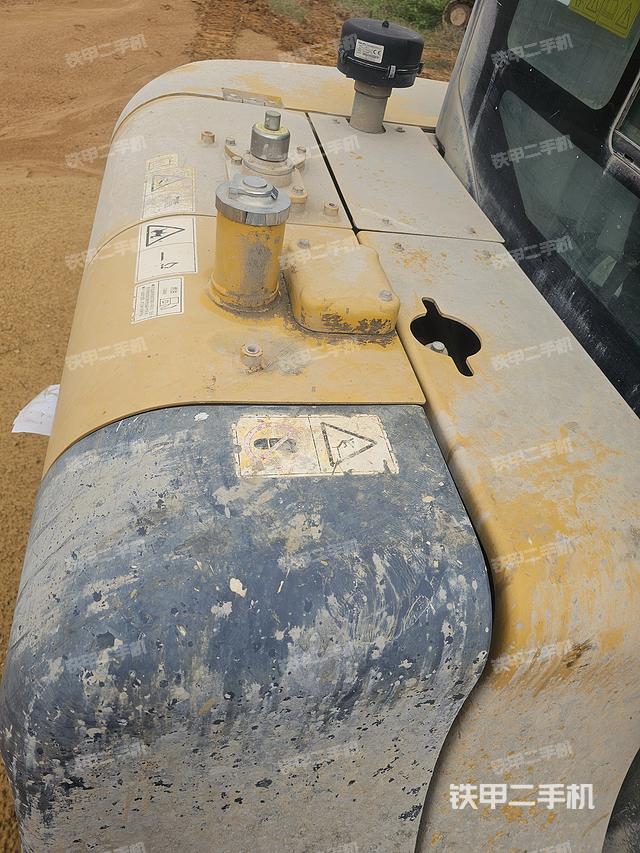 回转马达和主控阀（整机外观）