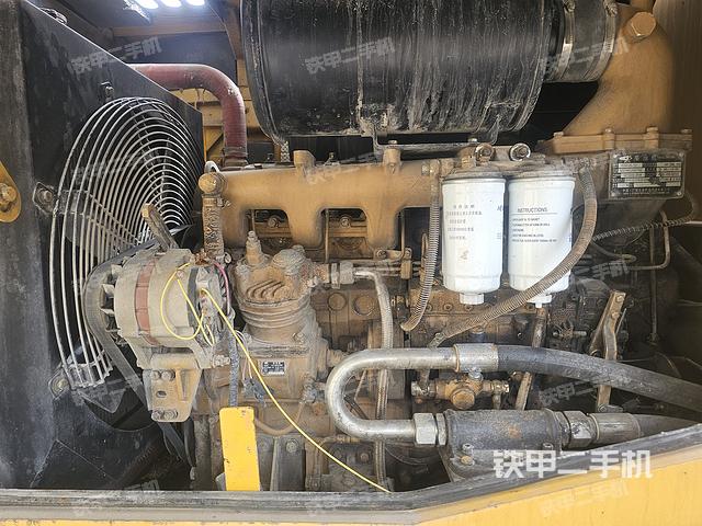 发动机左侧（整机外观及大件）