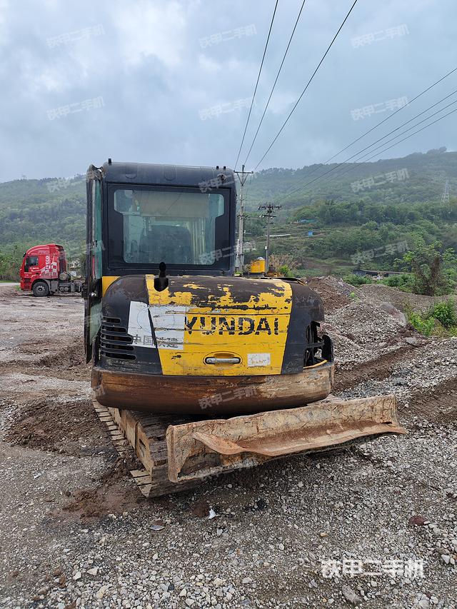 驾驶室顶部（整机外观）