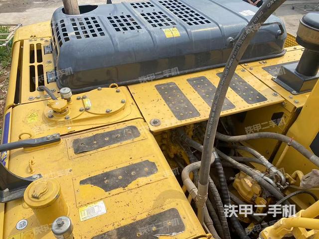 驾驶室顶部（整机外观）