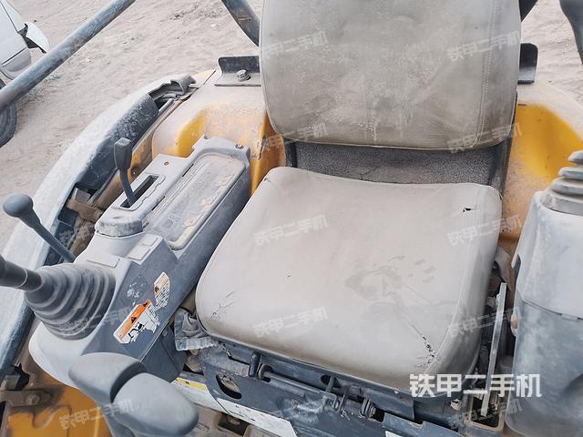 驾驶室整体（整机外观）