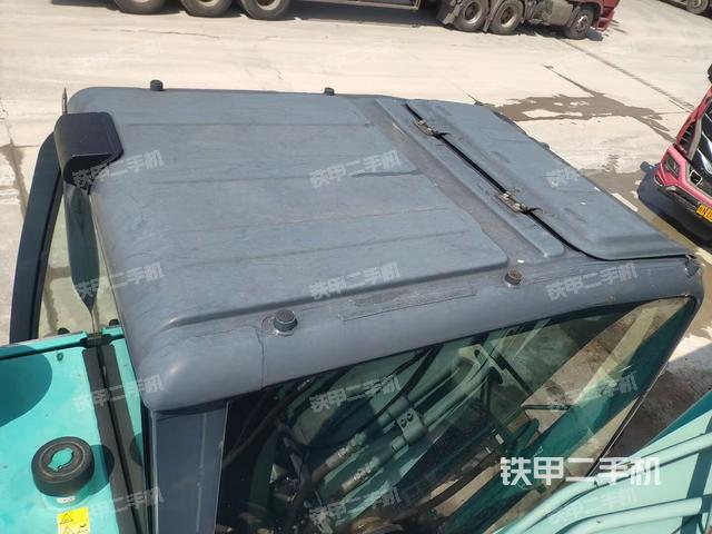 驾驶室顶部（整机外观）