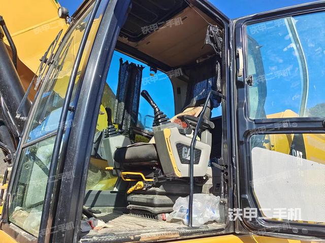 驾驶室整体（整机外观）