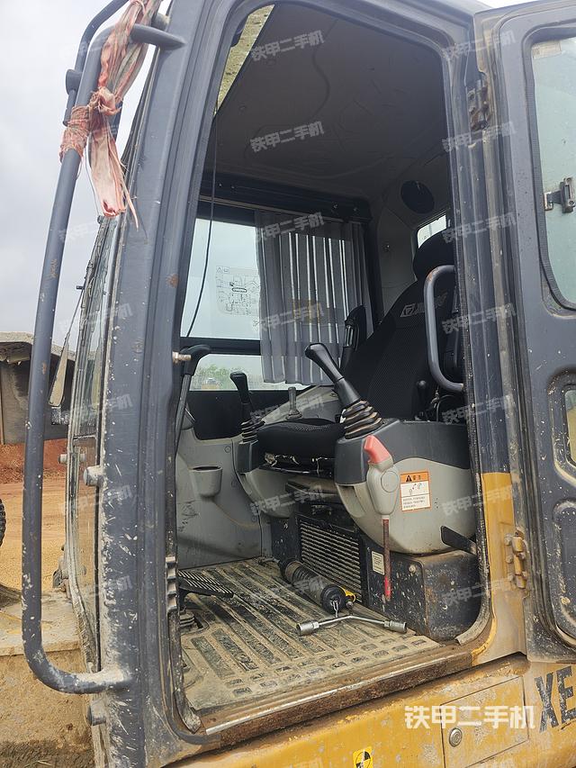 驾驶室整体（整机外观）