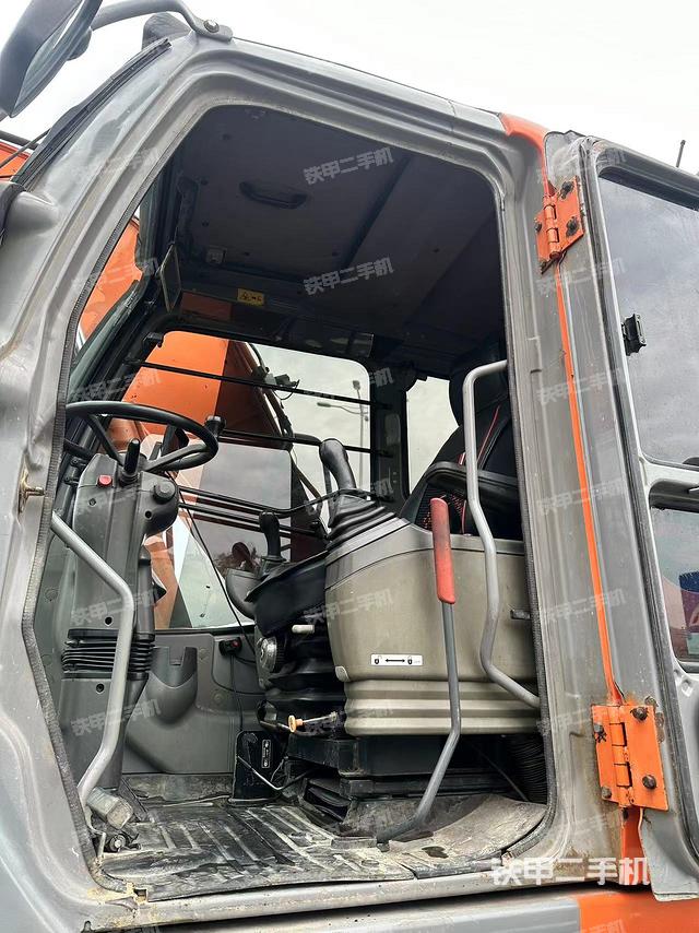 驾驶室整体（整机外观）