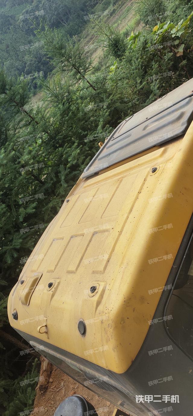 驾驶室顶部（整机外观）