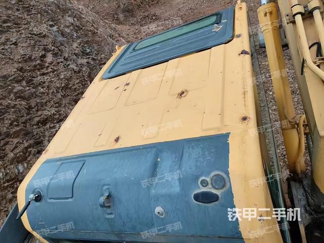 驾驶室顶部（整机外观）