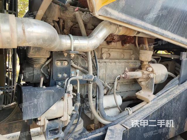 发动机左侧（整机外观及大件）