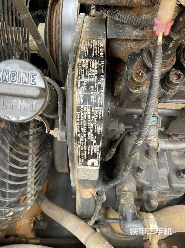 发动机左侧（整机外观及大件）