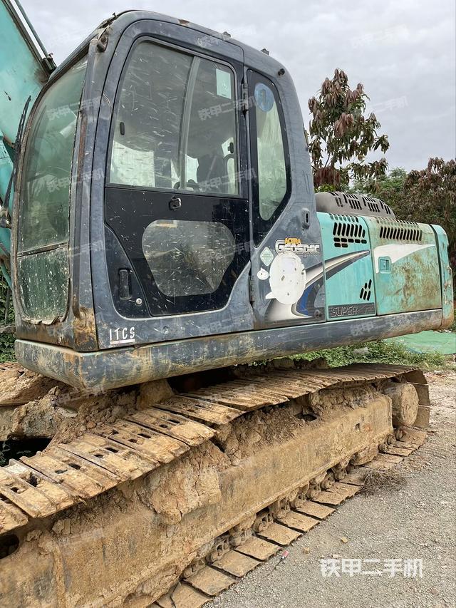 驾驶室整体（整机外观）