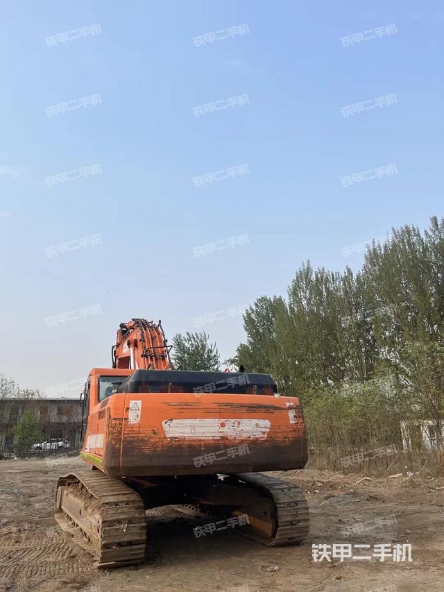 驾驶室顶部（整机外观）