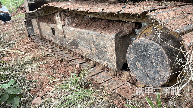 单侧履带整体（整机外观）