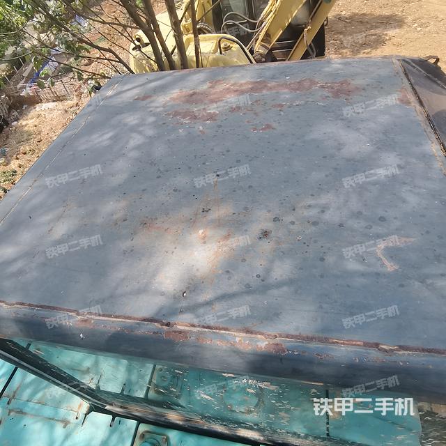 驾驶室顶部（整机外观）