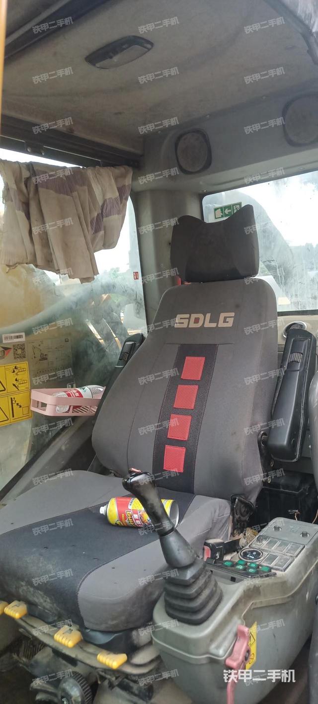 驾驶室整体（整机外观）