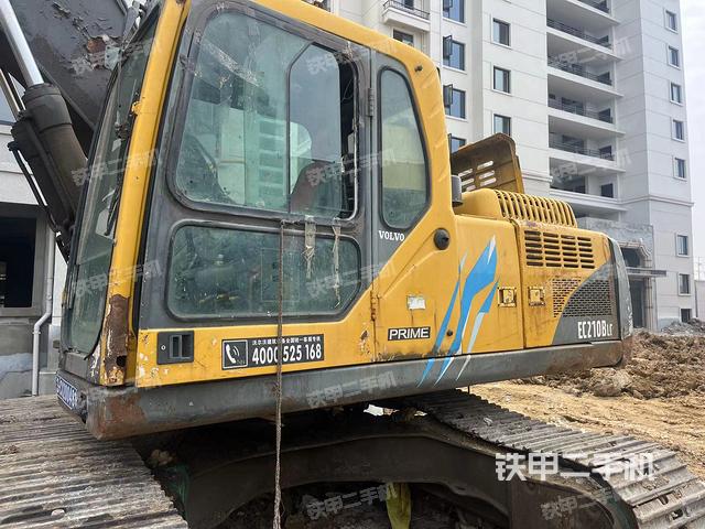 驾驶室整体（整机外观）