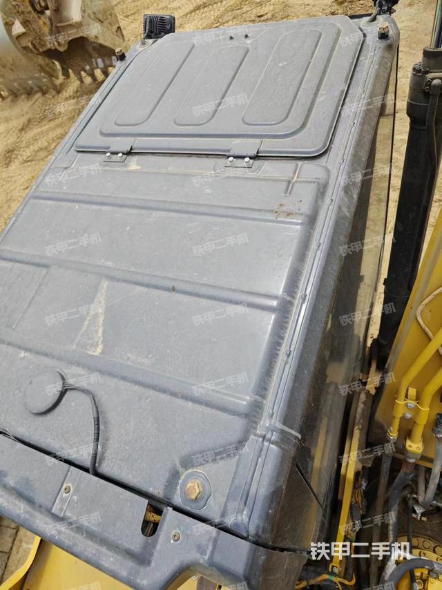 驾驶室顶部（整机外观）