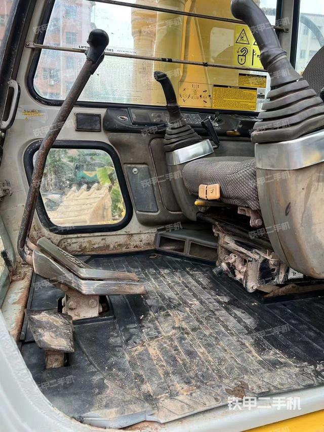 驾驶室整体（整机外观）