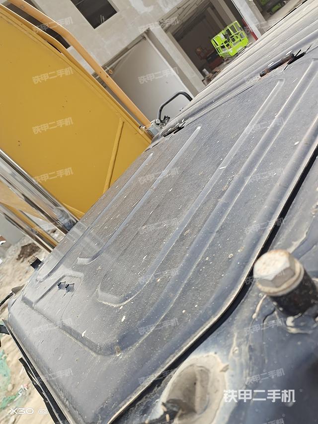 驾驶室顶部（整机外观）