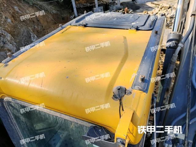 驾驶室顶部（整机外观）