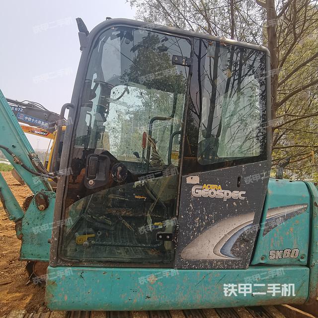 驾驶室整体（整机外观）