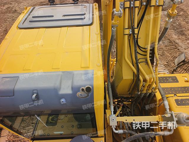 驾驶室顶部（整机外观）