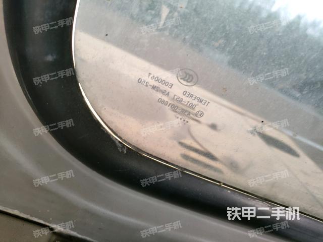 后窗玻璃角标（驾驶室部分）