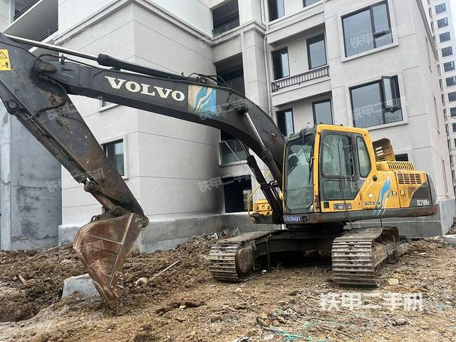 沃尔沃EC210B挖掘机