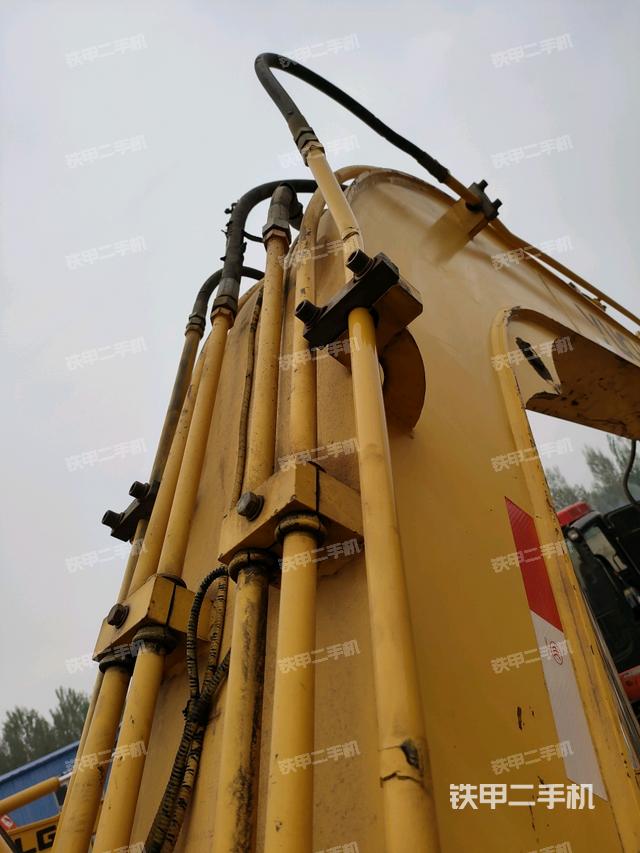 大臂背部俯视（工作和回转装置）