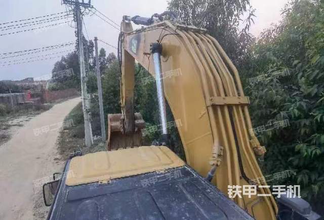 驾驶室顶部（整机外观）