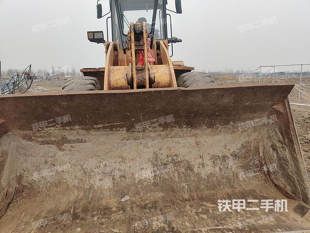 发动机左侧（整机外观及大件）