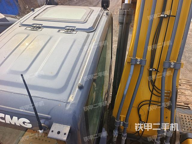 驾驶室顶部（整机外观）