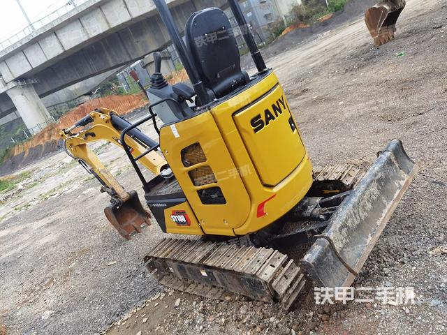 驾驶室整体（整机外观）