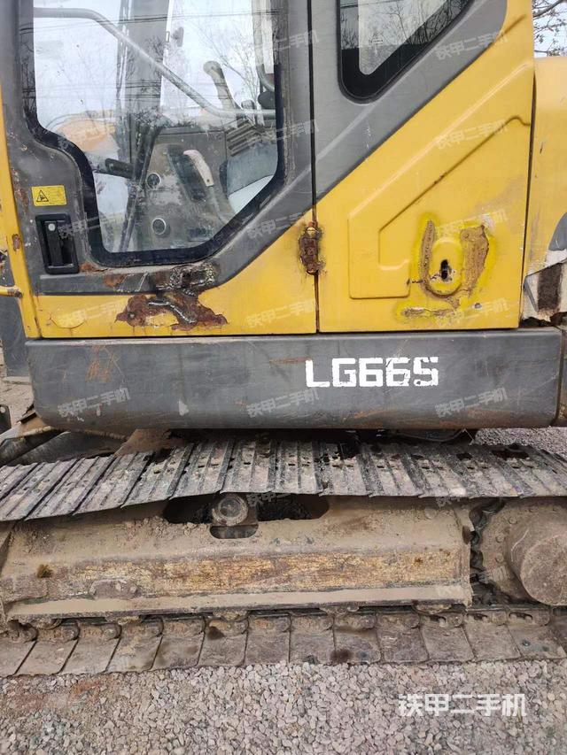 驾驶室整体（整机外观）