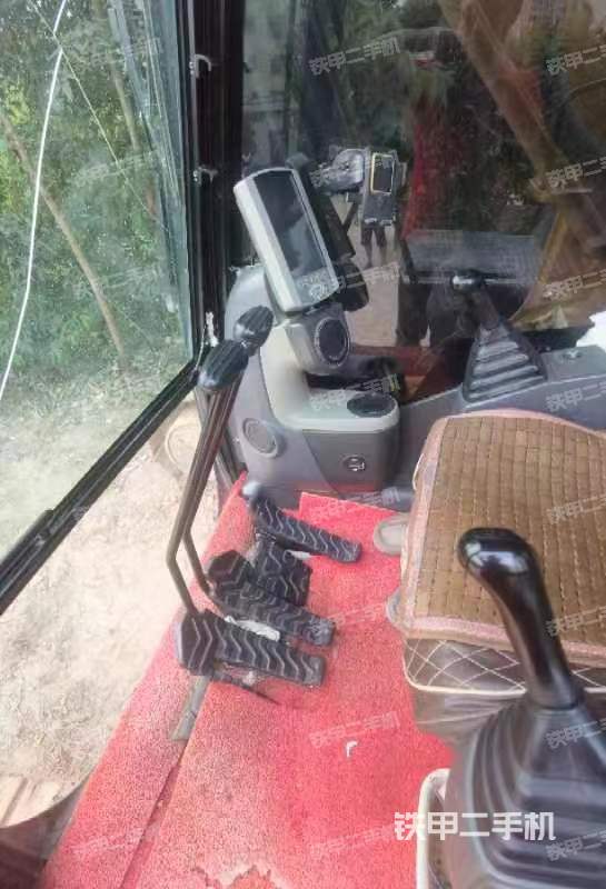 驾驶室整体（整机外观）