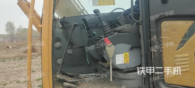 驾驶室整体（整机外观）