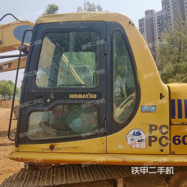 驾驶室整体（整机外观）