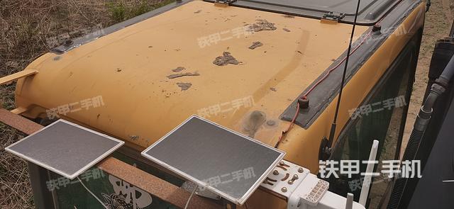 驾驶室顶部（整机外观）