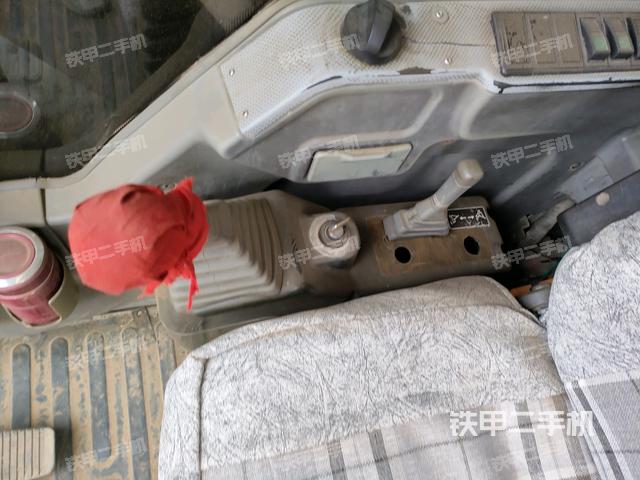 座椅右侧控制台/钥匙门/油门/含右手柄（驾驶室部分）