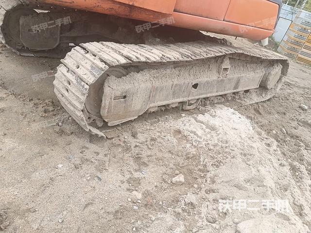 单侧履带整体（整机外观）