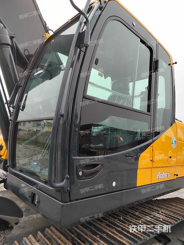 驾驶室整体（整机外观）