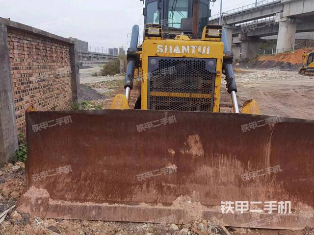 整机右侧（设备外观及核心部件）