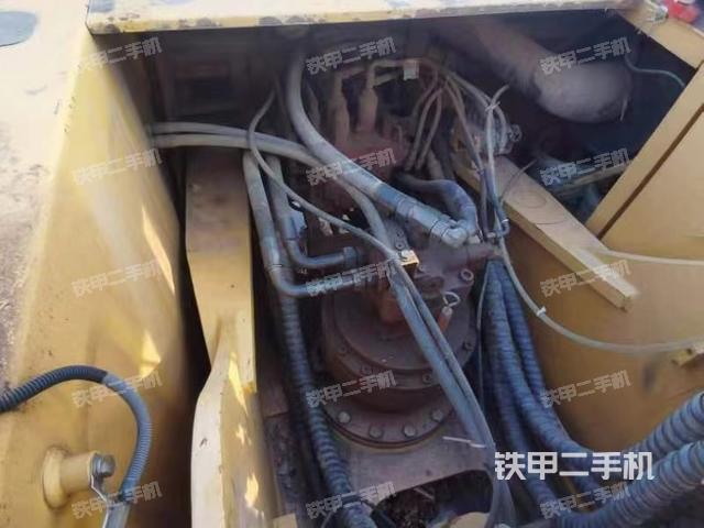 回转马达和主控阀（整机外观）