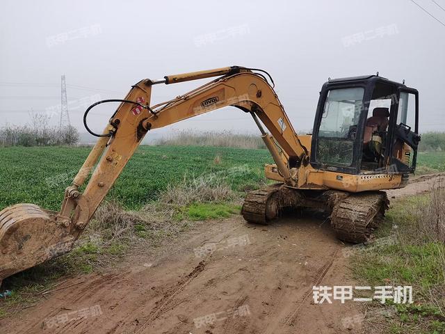雷沃重工FR65V8挖掘机